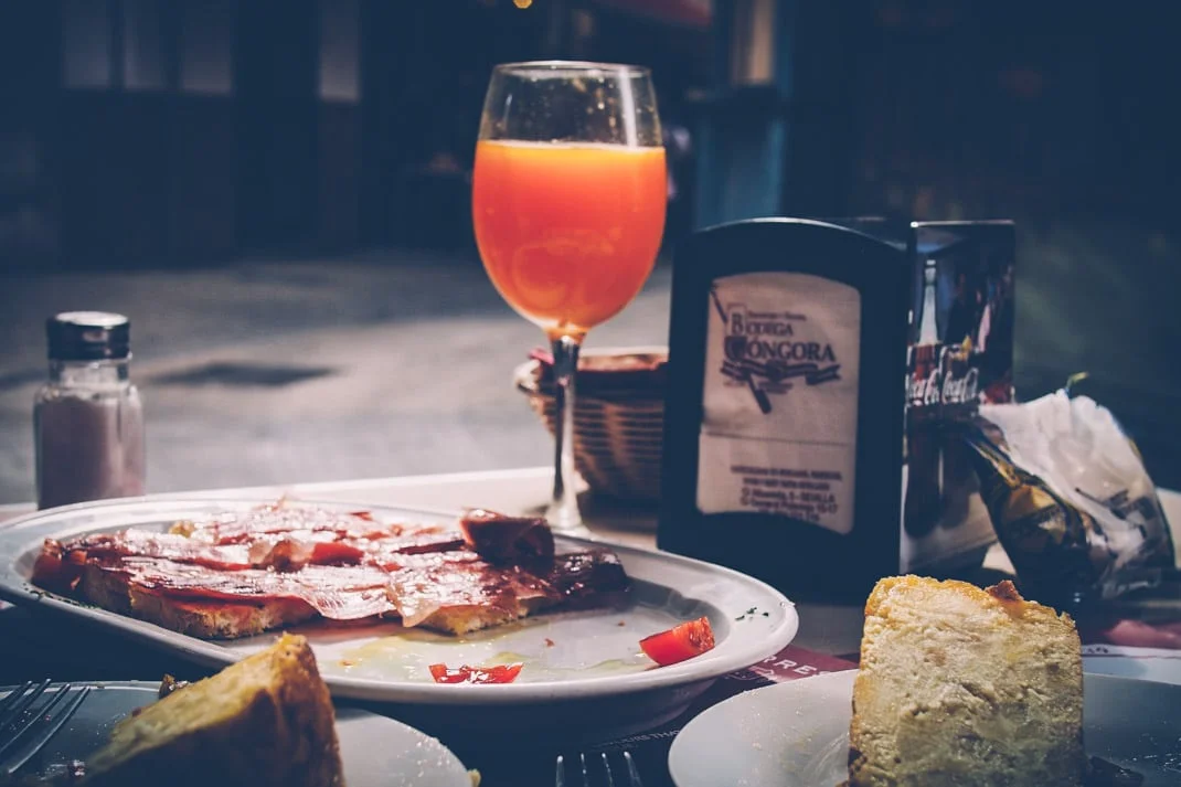 jambon tortilla tapas à Seville en Espagne