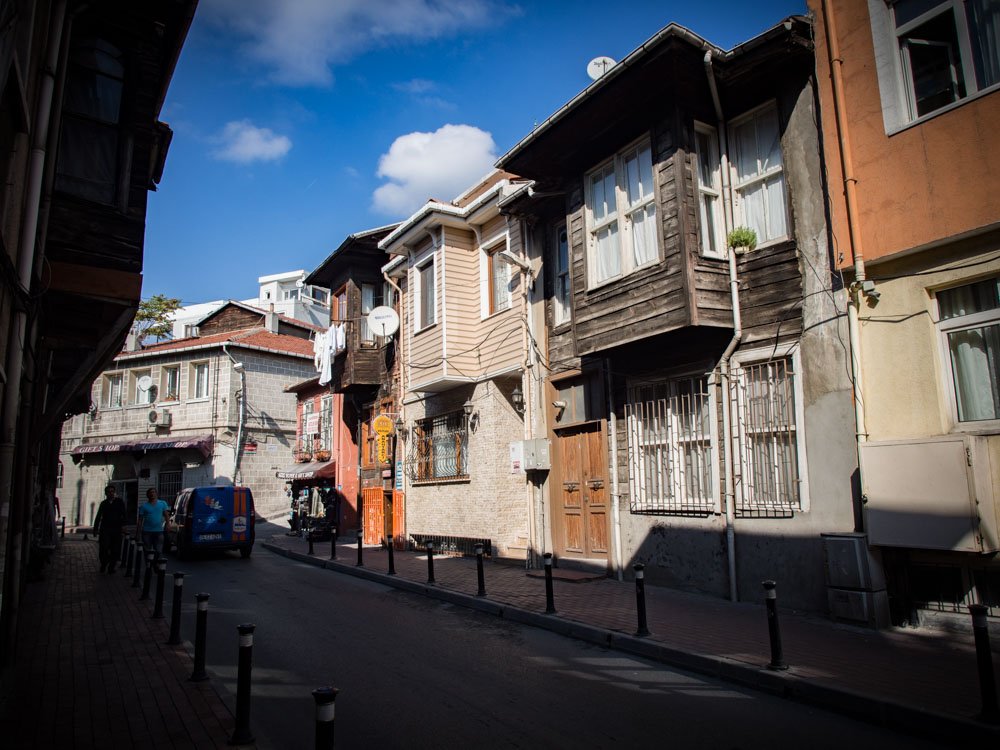 maison en bois dans le quartier de kadirga à istanbul